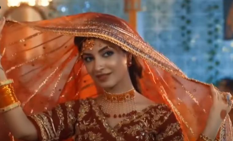 Kinza Hashmi in Aatish e Ishq Drama